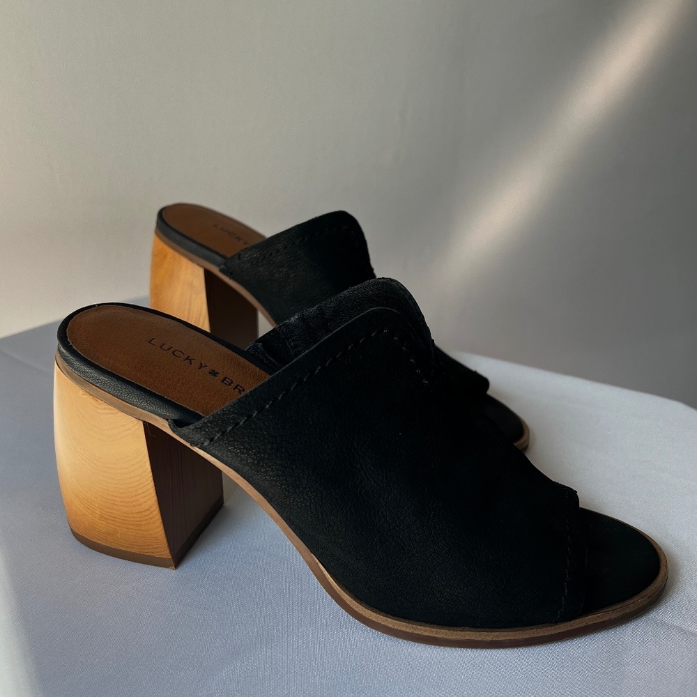 Lucky Brand Xennal Sandal Slip On Black Suede Upper 3 Inch Chunky Heel US 6.5